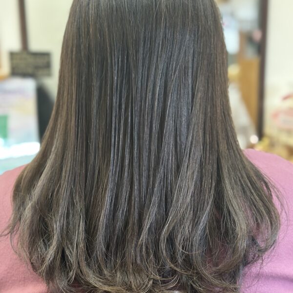 透明感ベージュカラー&美革ストレート